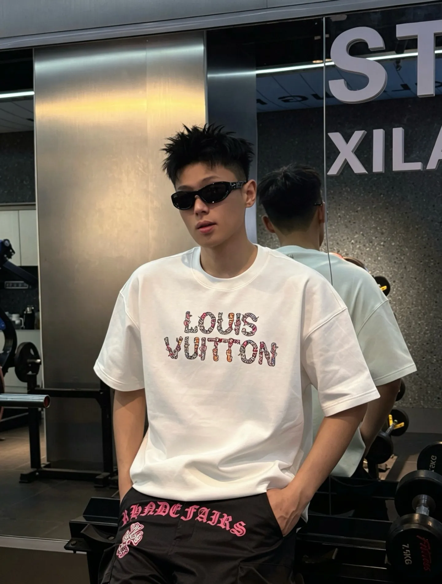 Louis Vuitton/ logo